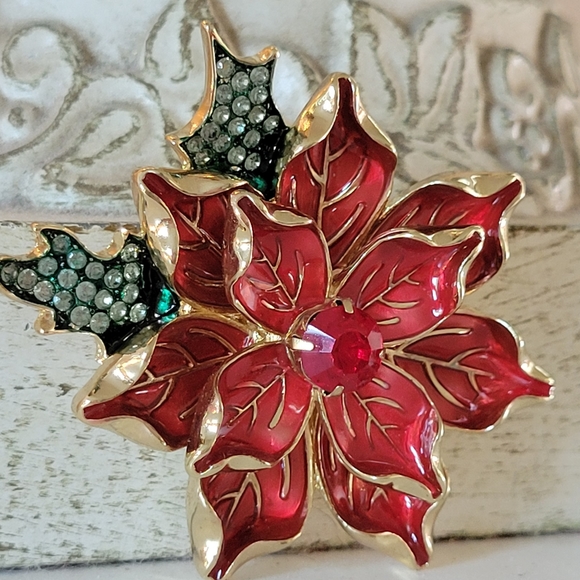 Poinsettia Christmas Holiday Brooch ~ Rhinestone Embellishments ~ Pretty! - Picture 7 of 12